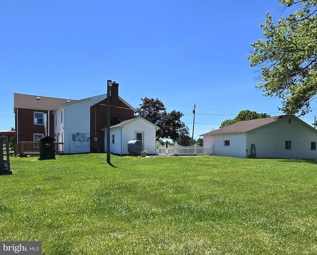 Building Photo - 8293 Leetown Rd