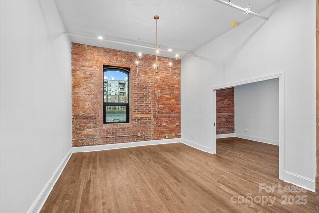 Building Photo - 310 Arlington Ave