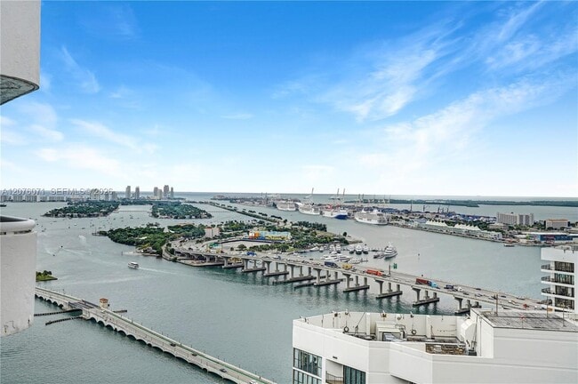 Building Photo - 1717 N Bayshore Dr