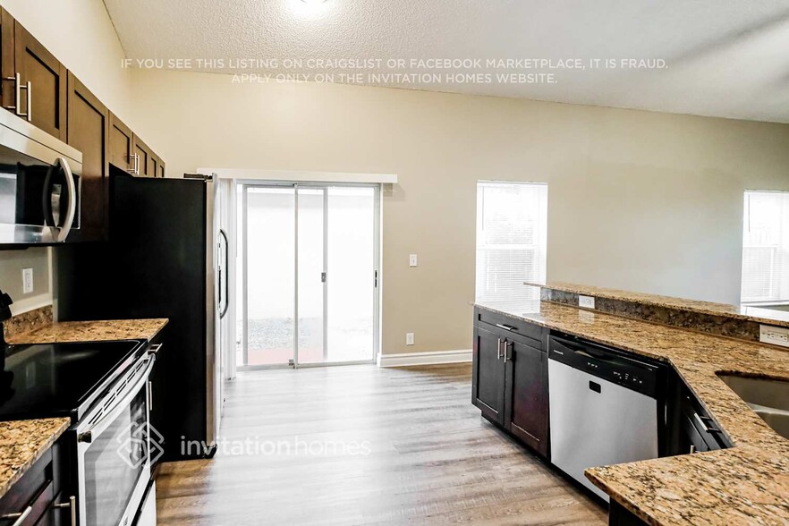 Building Photo - 6821 NW 28th Pl