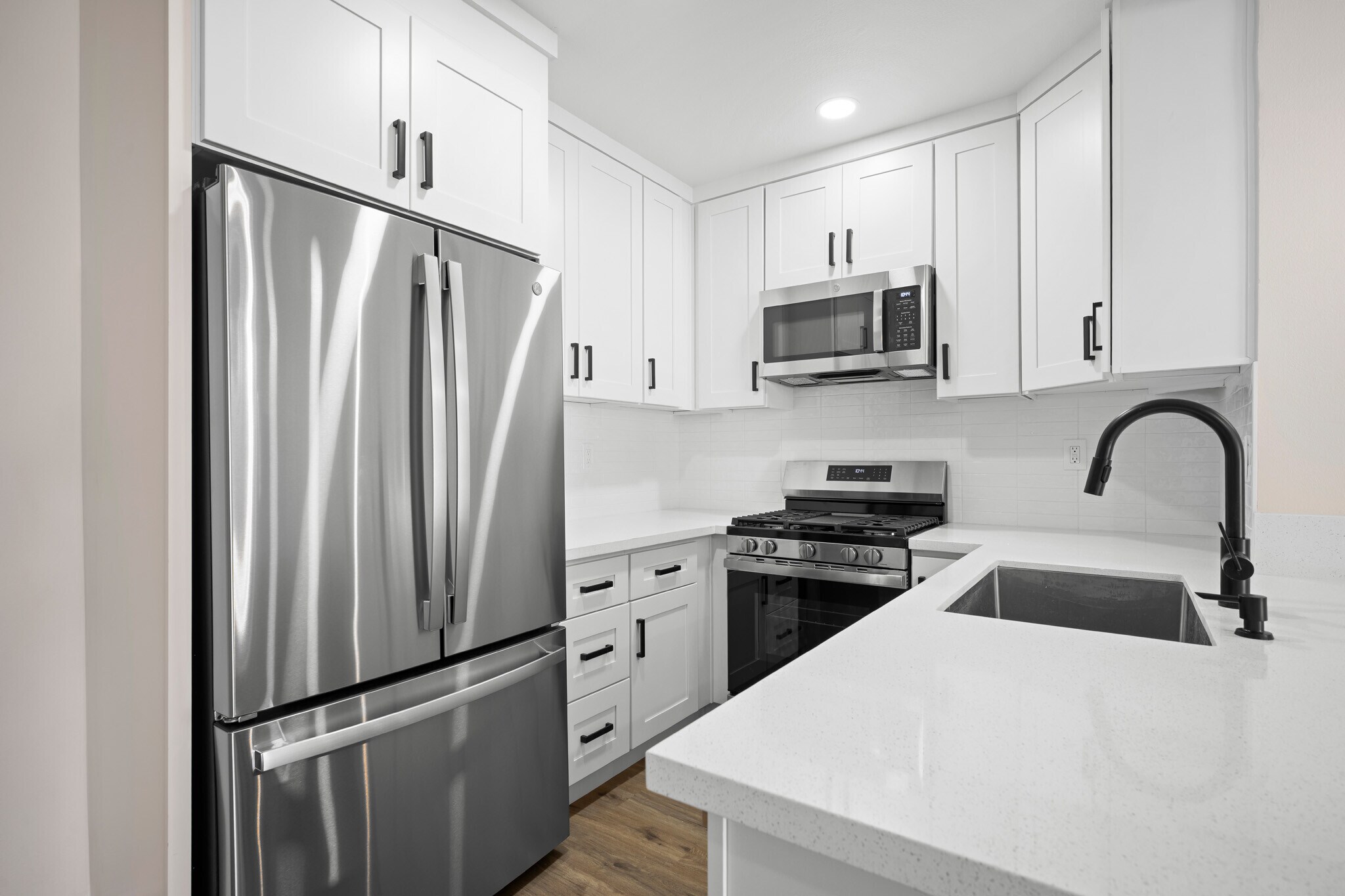 Building Photo - 23735 Del Monte Dr