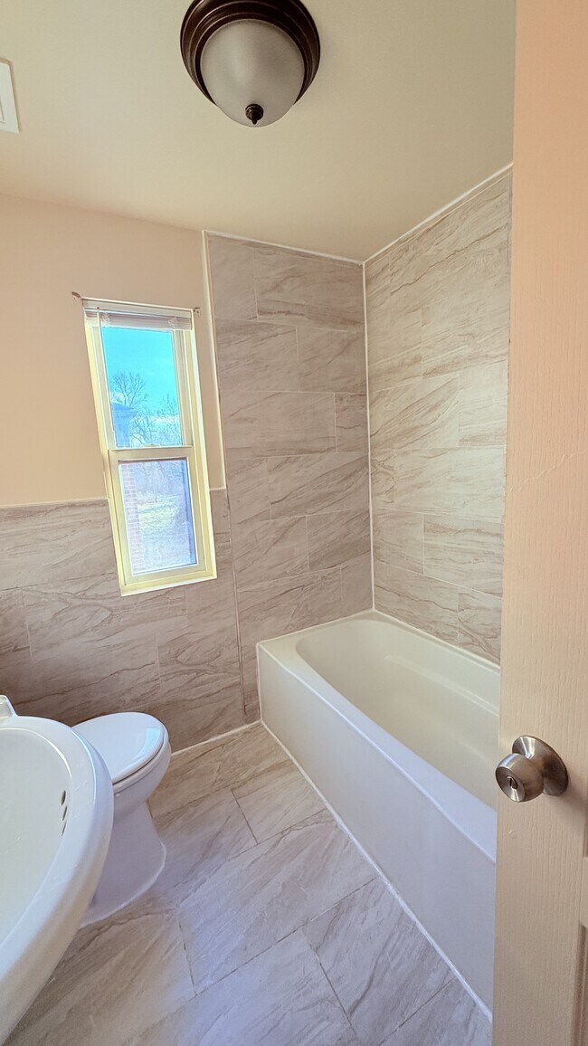 Building Photo - 20619 W Chicago