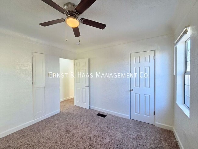 Building Photo - 5426 Lewis Ave