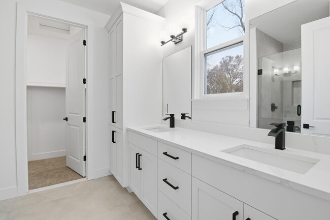 Building Photo - 5980 Willow Grove