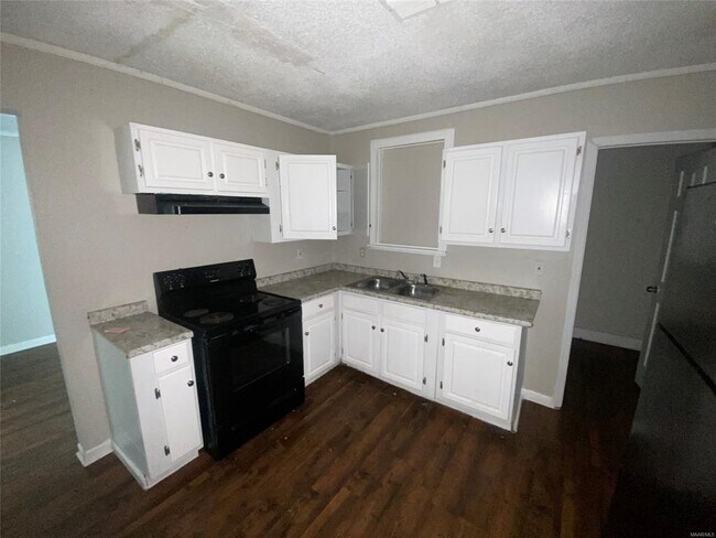 Building Photo - 121 Shadyside Ln