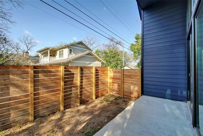 Building Photo - 4412 Caswell Ave