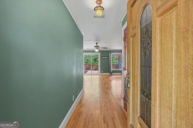 Building Photo - 269 W Hermitage Rd NE
