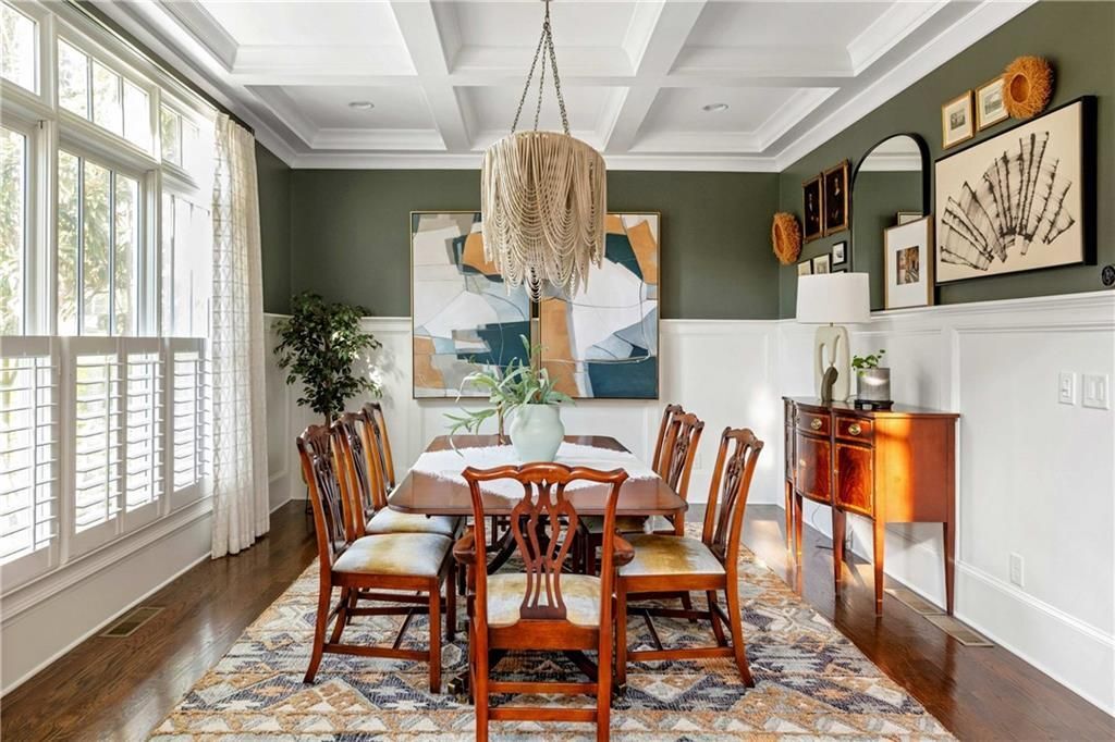 Building Photo - 582 St Charles Ave NE