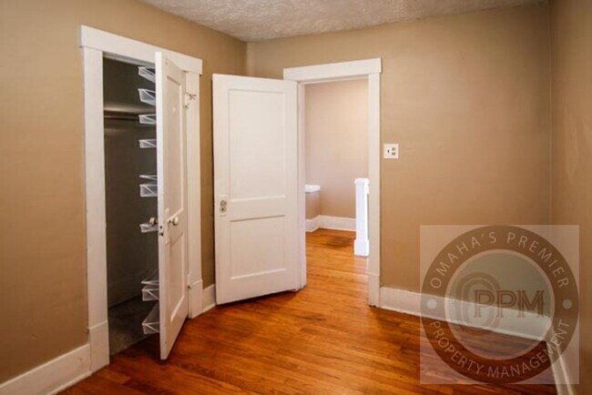 Building Photo - 2114 L St