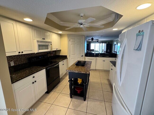 Building Photo - 7128 Marbella Ct