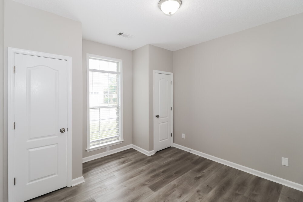 Building Photo - 8645 Valmont Cir