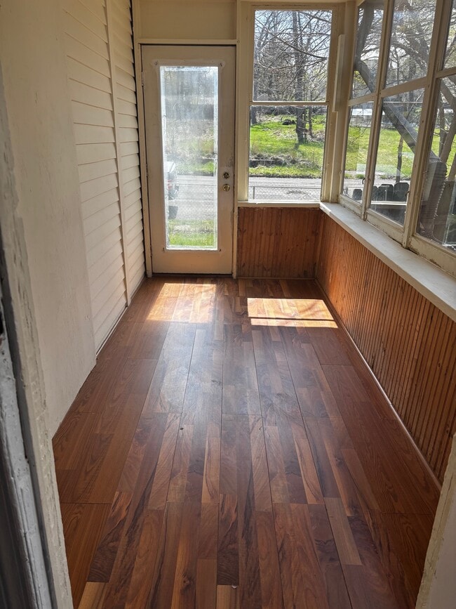 Building Photo - 26 Annapolis Ave