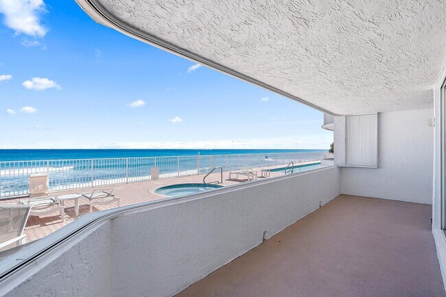Building Photo - South Ocean Boulevard, South Palm Beach, F...