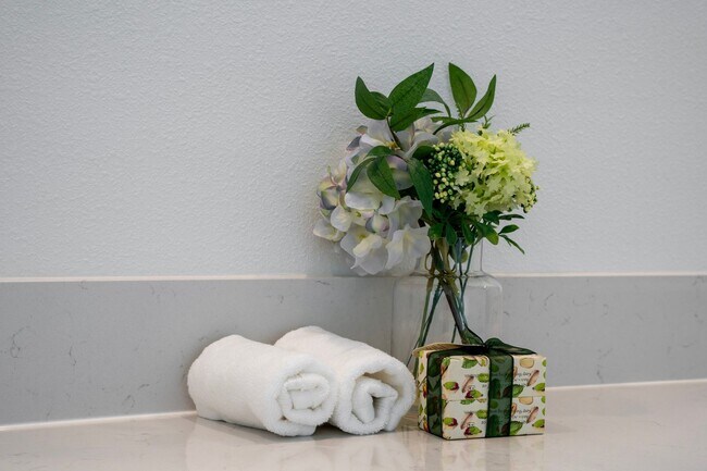 Building Photo - 3 Bedrrom 2 bathroom + Office-Brand-New Luxury Living in Rivington – DeBary, FL