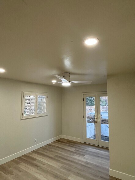 Building Photo - 8701 El Chapul Way