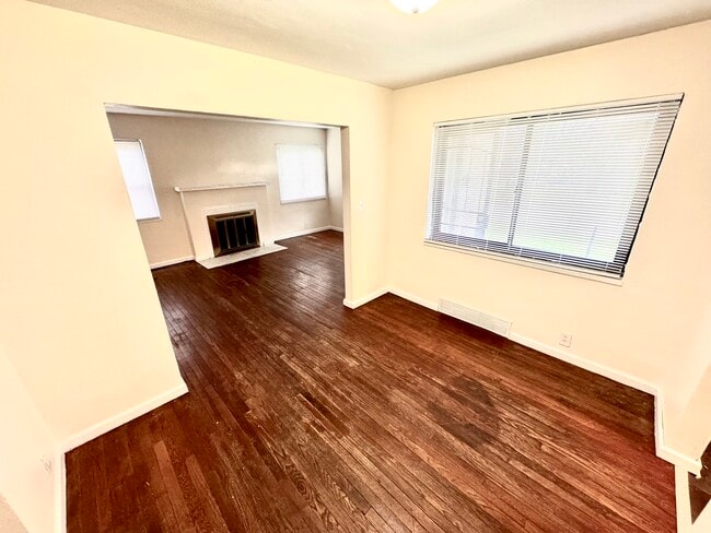 Building Photo - 3503 Stanford Pl