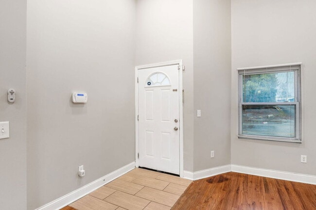 Building Photo - 77 E 7th Ave