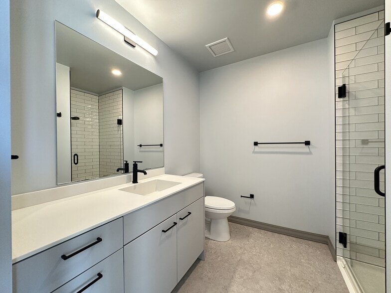 Building Photo - 2155 N Elston Ave