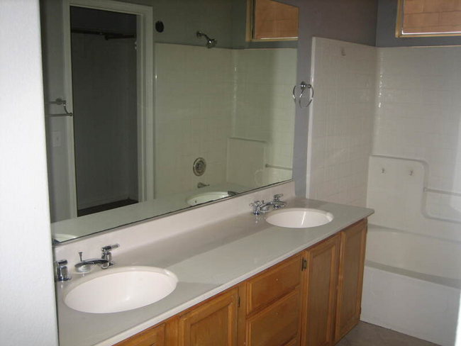 Building Photo - 36764 Dove Springs Dr
