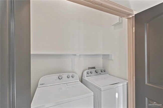 Building Photo - 24 S 5th St