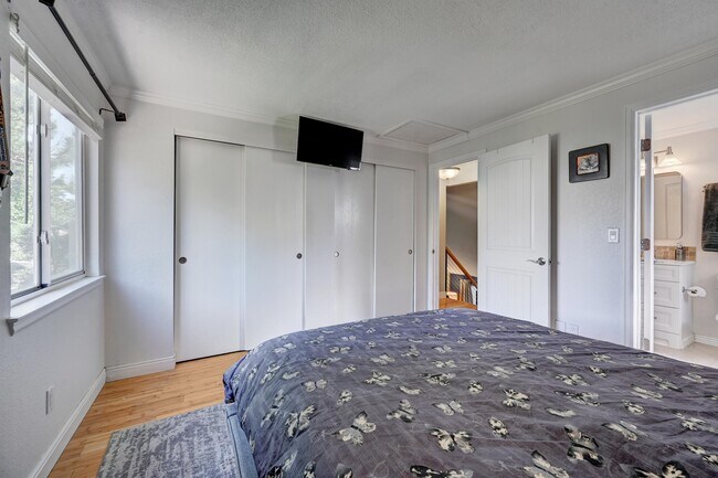 Building Photo - 12737 W Aqueduct Dr