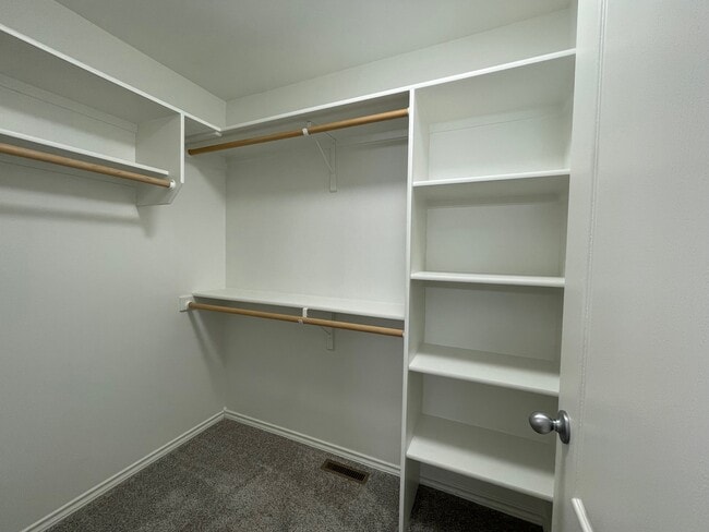 Building Photo - 10826 Hackberry St