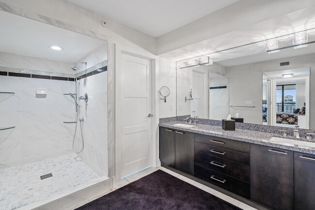 Building Photo - 5380 N Ocean Dr