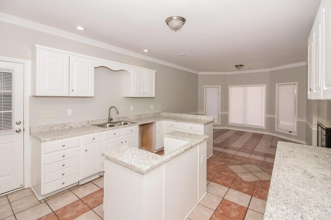 Building Photo - 4237 Monterey Dr