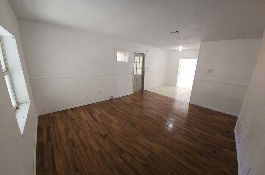 Building Photo - 221 Edison Drive