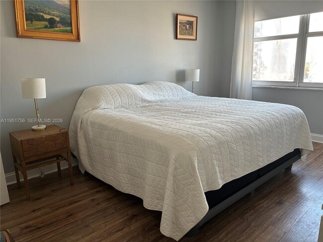 Building Photo - 1985 S Ocean Dr