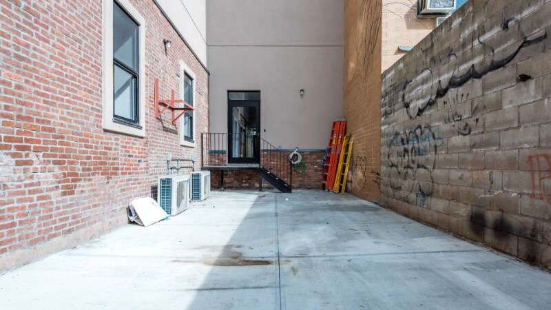 Building Photo - 724 5th Ave