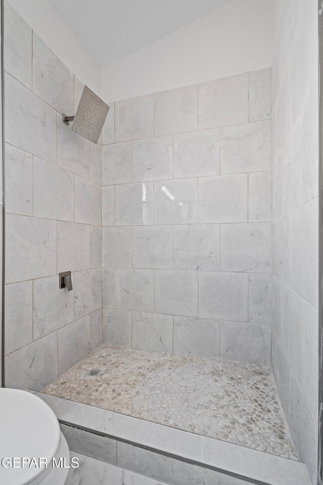 Building Photo - 14720 Sand Gate Dr