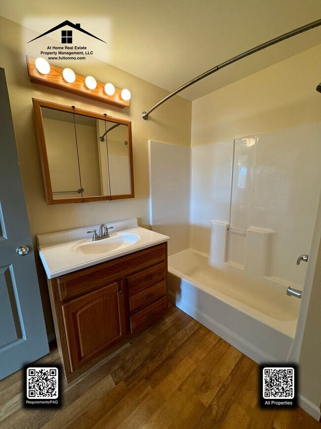 Building Photo - 532 Court Street