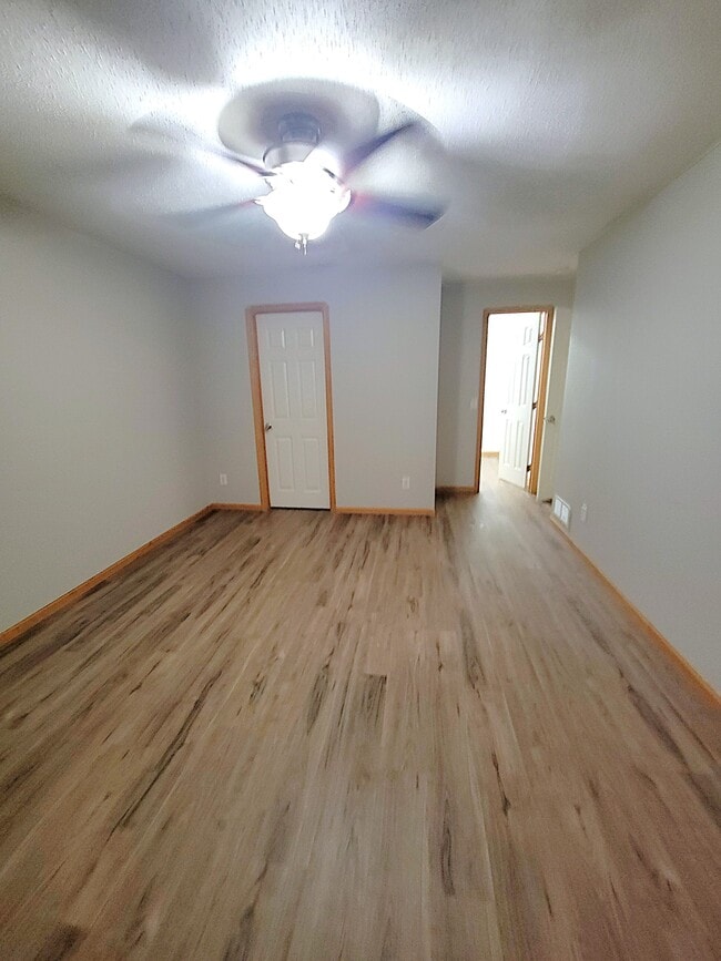 Building Photo - 3553 Sterling Heights Dr