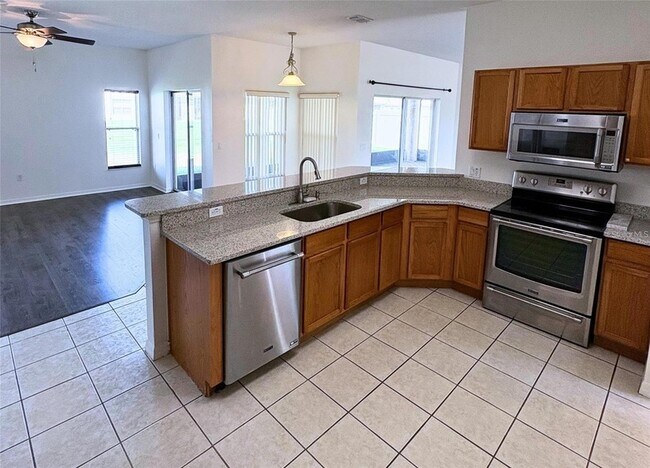 Building Photo - 3637 Weatherfield Dr