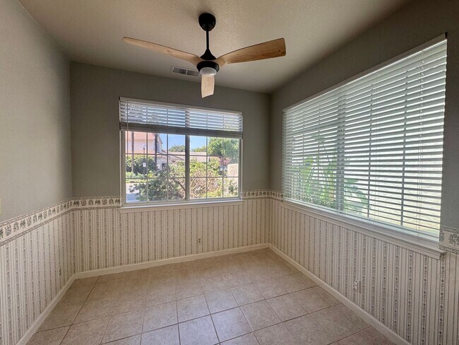 Building Photo - Spacious 2 Bed, 2.5 Bath Home with Loft, Vaulted Ceilings & Private Yard