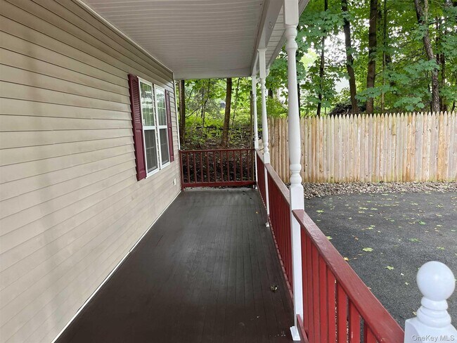 Building Photo - 8 James St