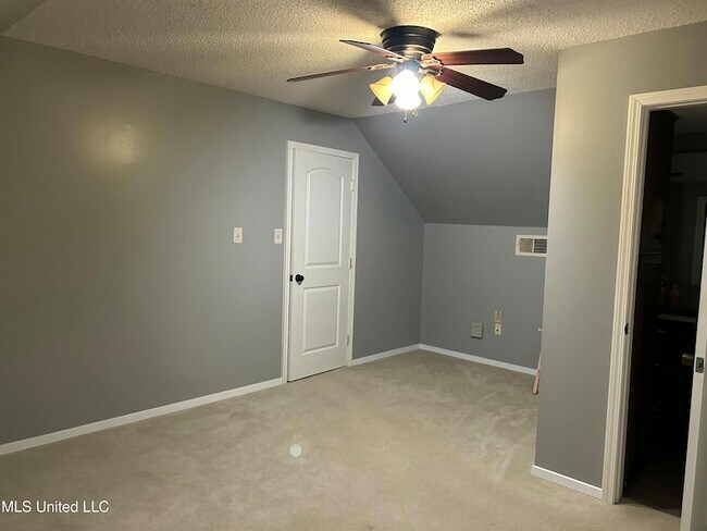 Building Photo - 14008 Dundeewood Rd