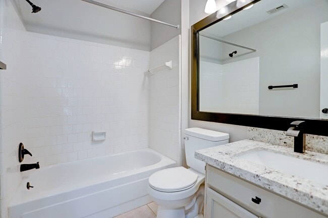 Building Photo - 5106 Spring Cir Dr