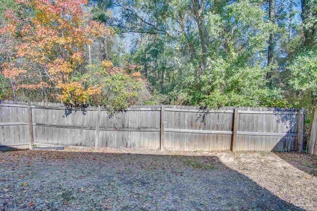 Building Photo - 172 Creekview Dr