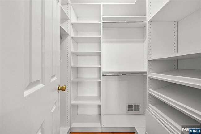 Building Photo - 303 Ellery Ct