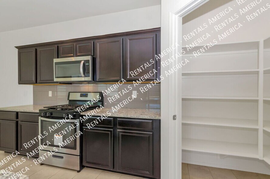 Building Photo - 7433 Via Casa Elegante