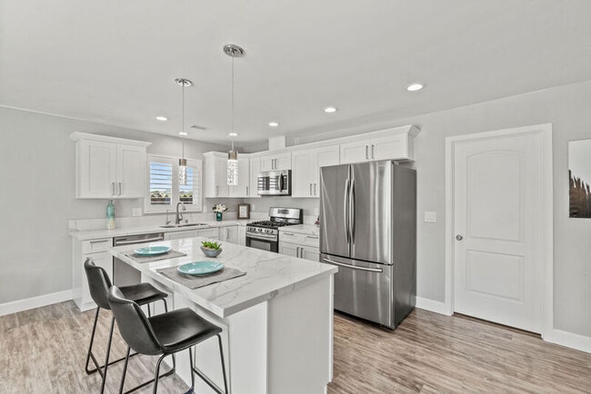 Building Photo - 292 Slate St