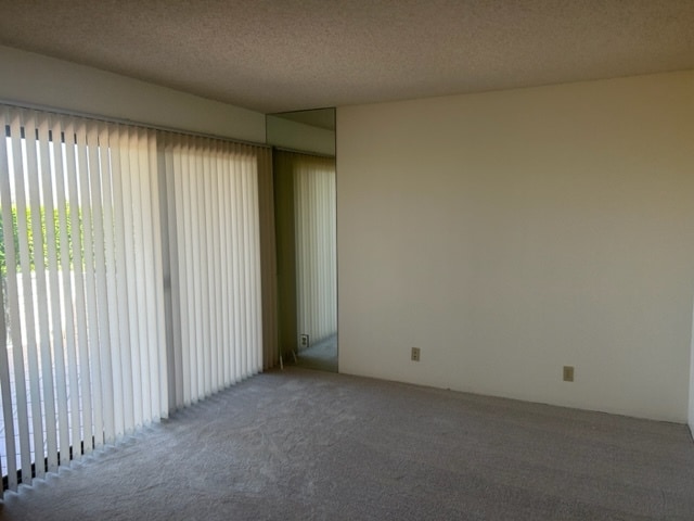 Guest bedroom 1 - 2604 N Whitewater Club Dr