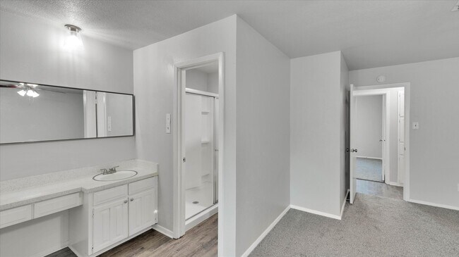 Building Photo - 1500 High Ridge Rd
