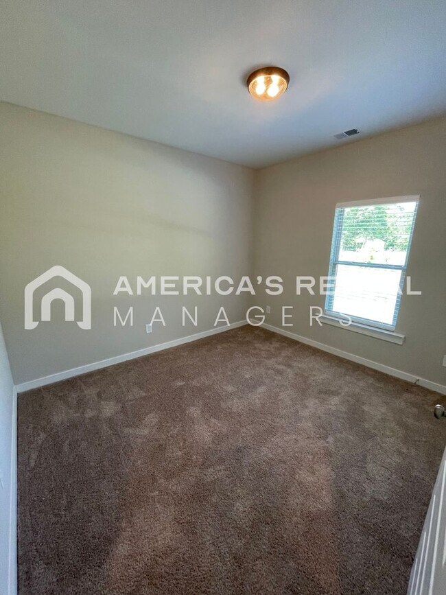 Building Photo - Home for Rent in Jasper, AL!!!  View with 48 Hours Notice!