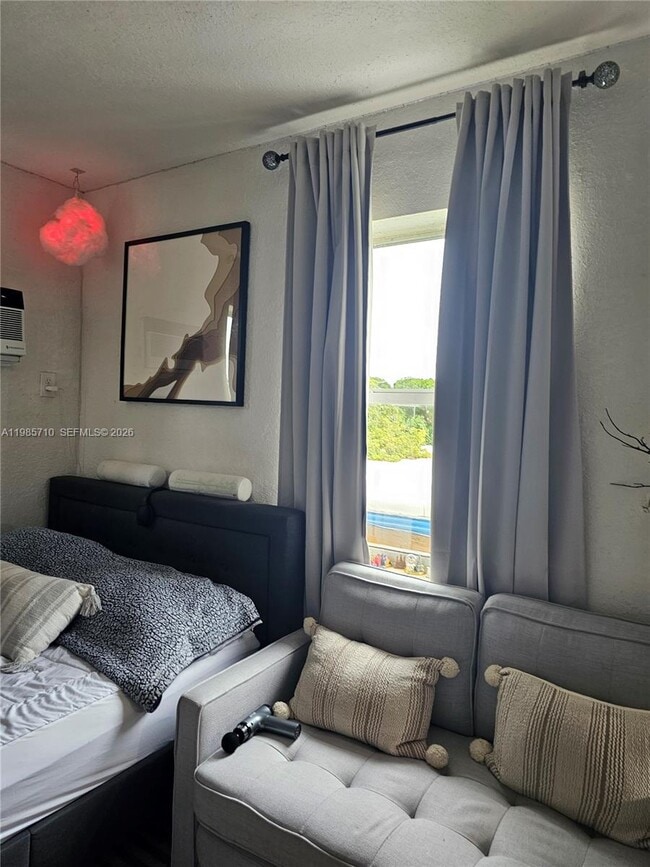 Building Photo - 2513 SW 10th St