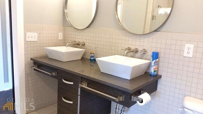 Building Photo - 1300 DeKalb Ave NE