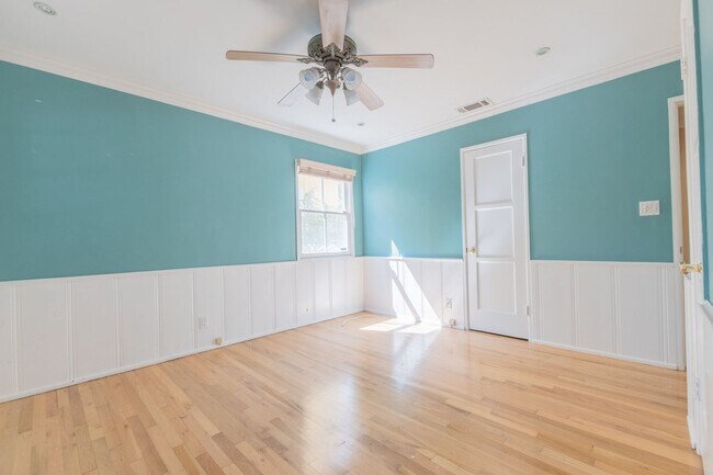 Building Photo - Beautiful 3 bed 1 bath house