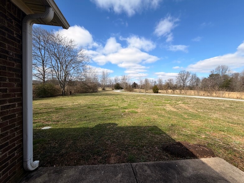 Building Photo - 452 Banyon Rd